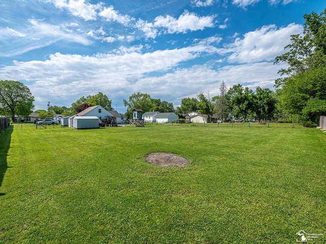 1736 Meadow Drive, Monroe, MI 48162