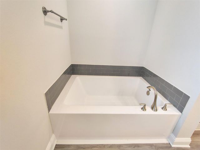 601 Greystone Lane, Angleton, TX 77515