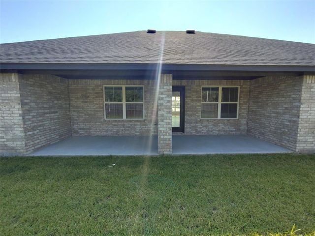 601 Greystone Lane, Angleton, TX 77515