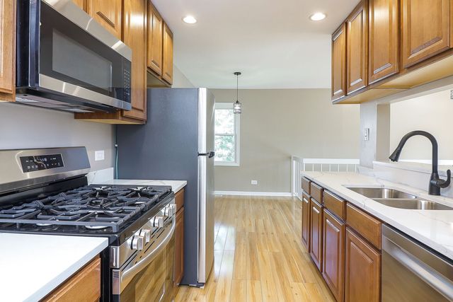 7724 W Douglas Court 1-3, Frankfort, IL 60423