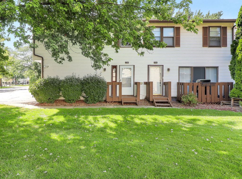 7724 W Douglas Court 1-3, Frankfort, IL 60423