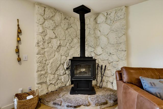 10411 Rough And Ready Rd, Rough And Ready, CA 95975
