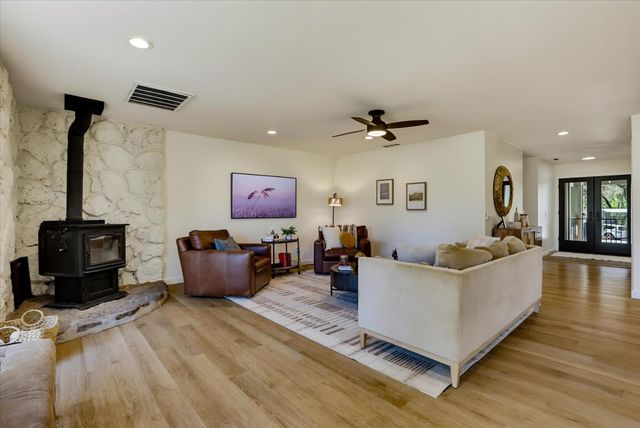 10411 Rough And Ready Rd, Rough And Ready, CA 95975