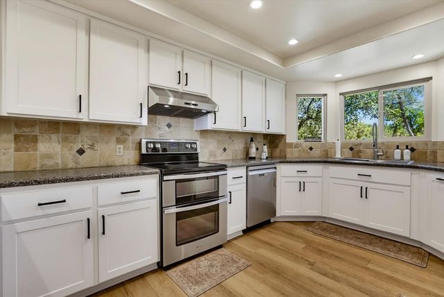 10411 Rough And Ready Rd, Rough And Ready, CA 95975