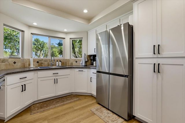 10411 Rough And Ready Rd, Rough And Ready, CA 95975