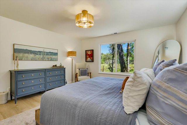 10411 Rough And Ready Rd, Rough And Ready, CA 95975