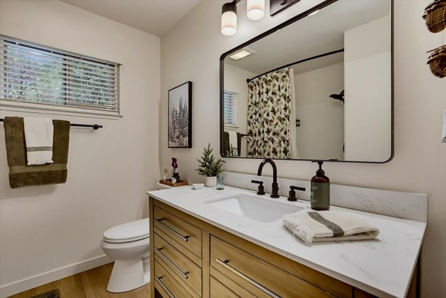 10411 Rough And Ready Rd, Rough And Ready, CA 95975