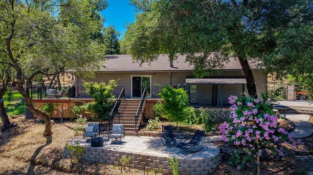 10411 Rough And Ready Rd, Rough And Ready, CA 95975