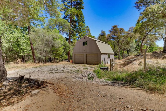 10411 Rough And Ready Rd, Rough And Ready, CA 95975