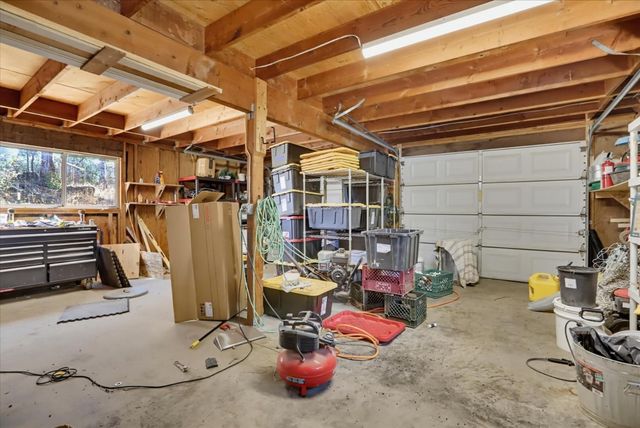 10411 Rough And Ready Rd, Rough And Ready, CA 95975
