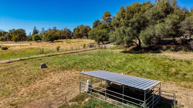 10411 Rough And Ready Rd, Rough And Ready, CA 95975