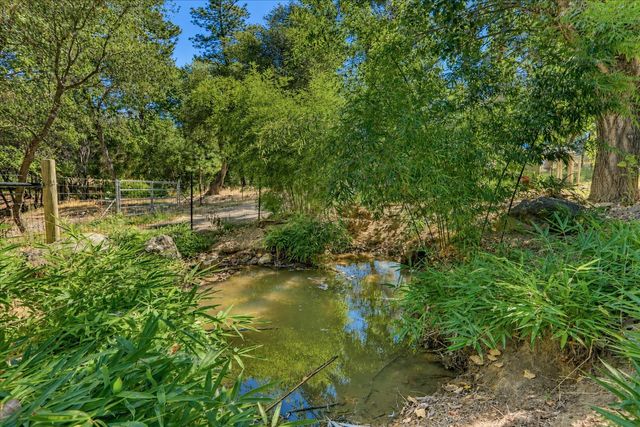 10411 Rough And Ready Rd, Rough And Ready, CA 95975