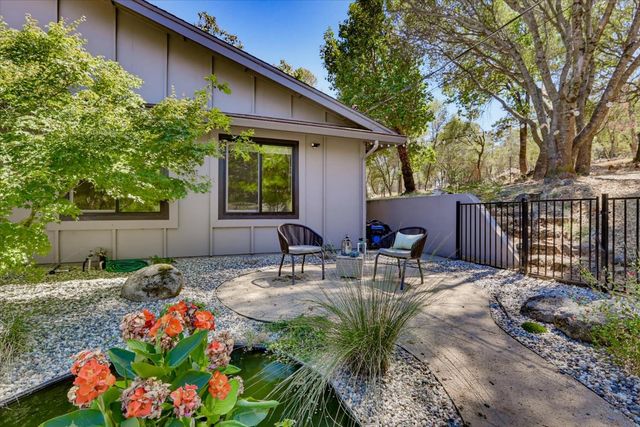 10411 Rough And Ready Rd, Rough And Ready, CA 95975