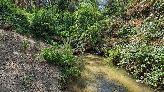 10411 Rough And Ready Rd, Rough And Ready, CA 95975