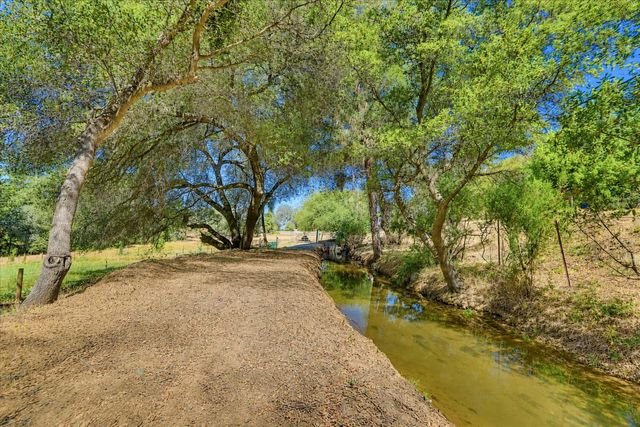 10411 Rough And Ready Rd, Rough And Ready, CA 95975