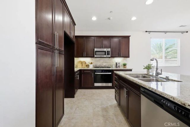 43826 Countryside, Lancaster, CA 93536