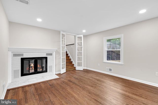 3009 S HILL ST, Arlington, VA 22202