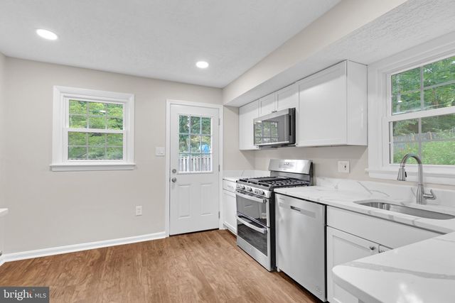 3009 S HILL ST, Arlington, VA 22202