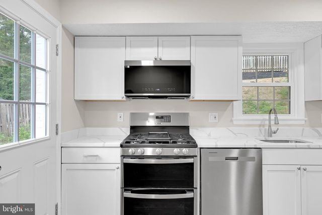 3009 S HILL ST, Arlington, VA 22202