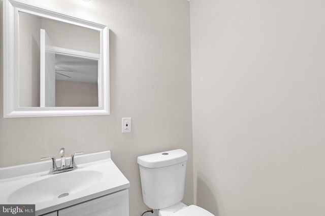 3009 S HILL ST, Arlington, VA 22202