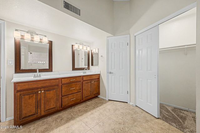 3975 E GRAYTHORN Street, Phoenix, AZ 85044