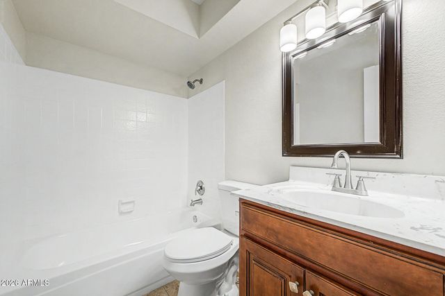 3975 E GRAYTHORN Street, Phoenix, AZ 85044