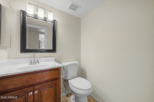 3975 E GRAYTHORN Street, Phoenix, AZ 85044