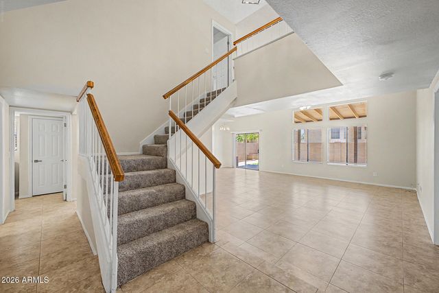 3975 E GRAYTHORN Street, Phoenix, AZ 85044