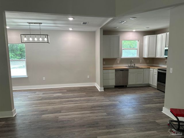 5661 Dupree Rd, Milton, FL 32570