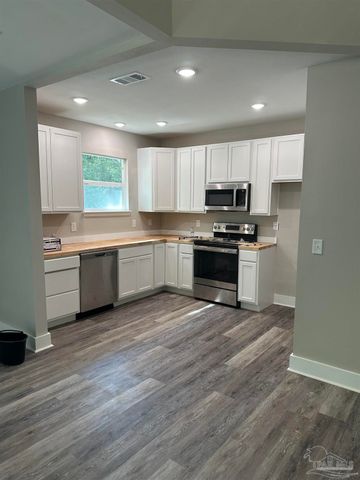 5661 Dupree Rd, Milton, FL 32570