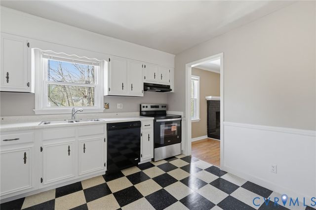 3924 Lyndale Pl, North Chesterfield, VA 23235