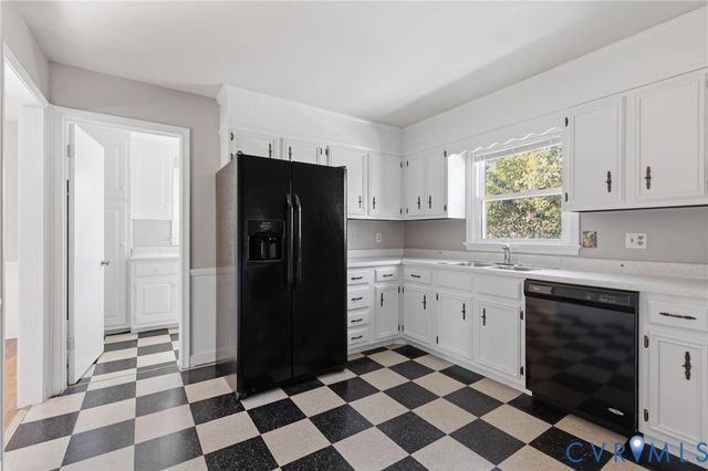 3924 Lyndale Pl, North Chesterfield, VA 23235