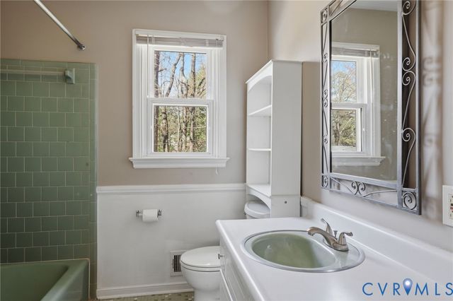 3924 Lyndale Pl, North Chesterfield, VA 23235