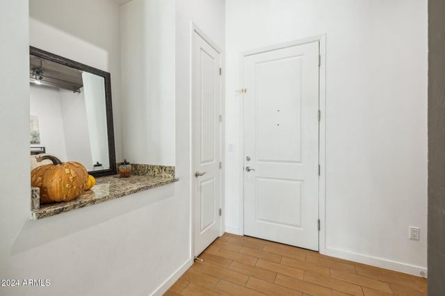 1 E LEXINGTON Avenue 302, Phoenix, AZ 85012