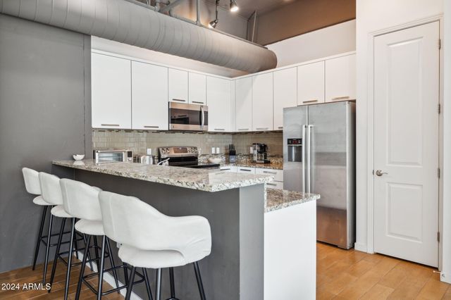 1 E LEXINGTON Avenue 302, Phoenix, AZ 85012