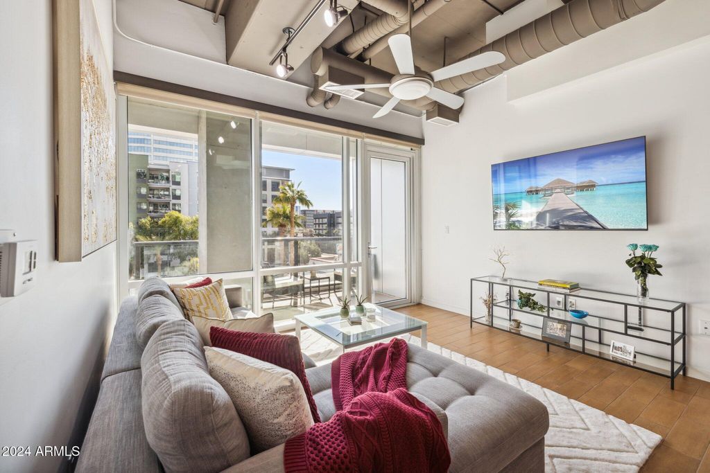1 E LEXINGTON Avenue 302, Phoenix, AZ 85012