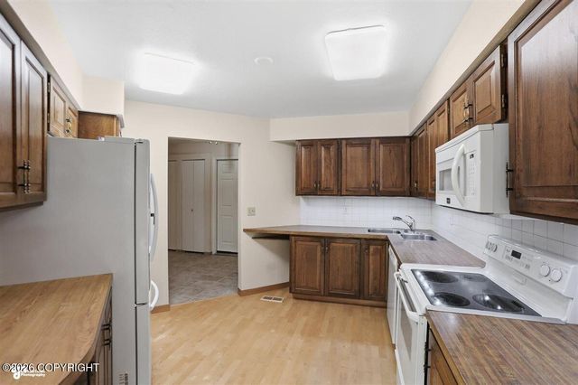 2615 Sorbus Circle, Anchorage, AK 99508