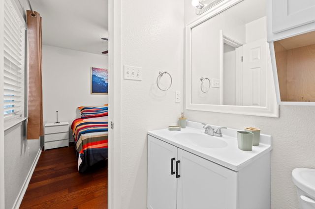 1110 W 22nd ST 2, Austin, TX 78705