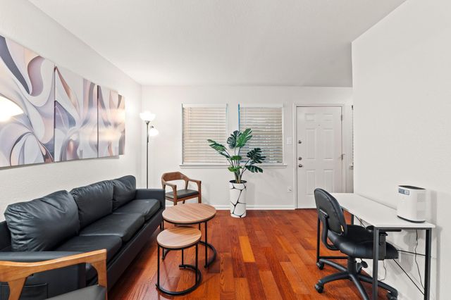 1110 W 22nd ST 2, Austin, TX 78705