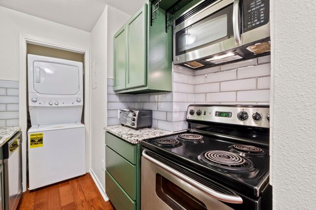 1110 W 22nd ST 2, Austin, TX 78705