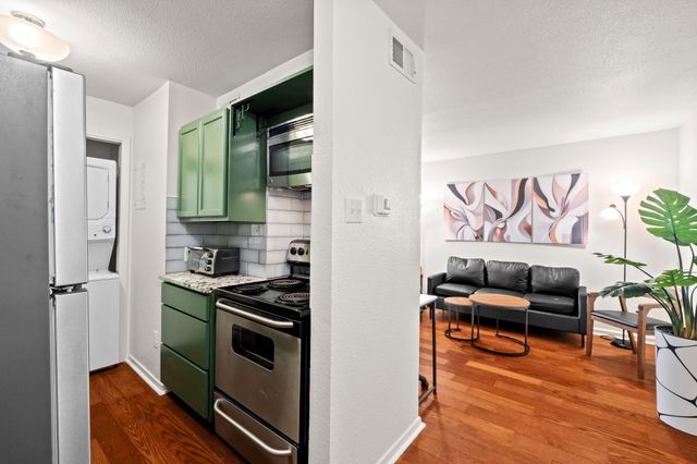 1110 W 22nd ST 2, Austin, TX 78705