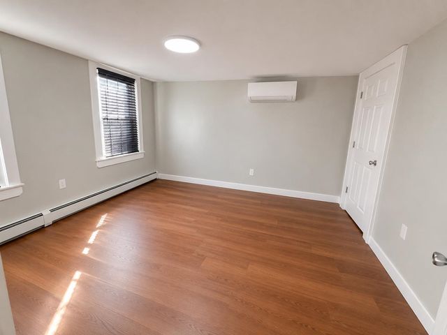 9 SILVER ST, Bayonne, NJ 07002
