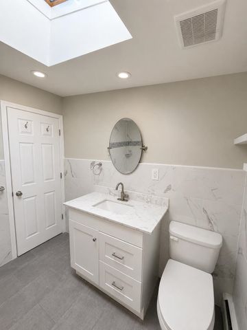 9 SILVER ST, Bayonne, NJ 07002