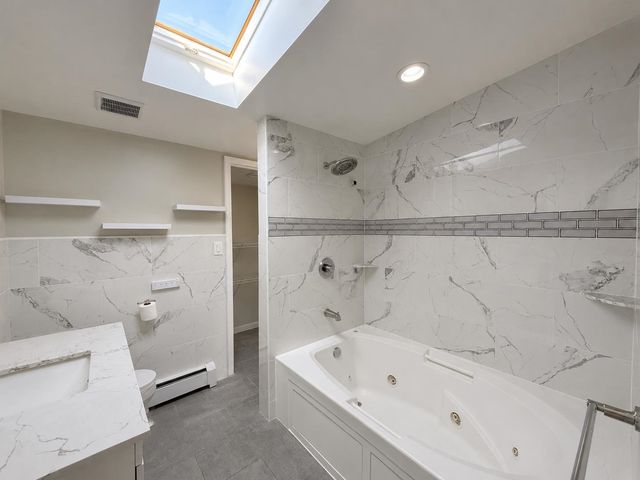 9 SILVER ST, Bayonne, NJ 07002