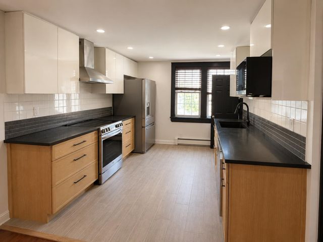 9 SILVER ST, Bayonne, NJ 07002