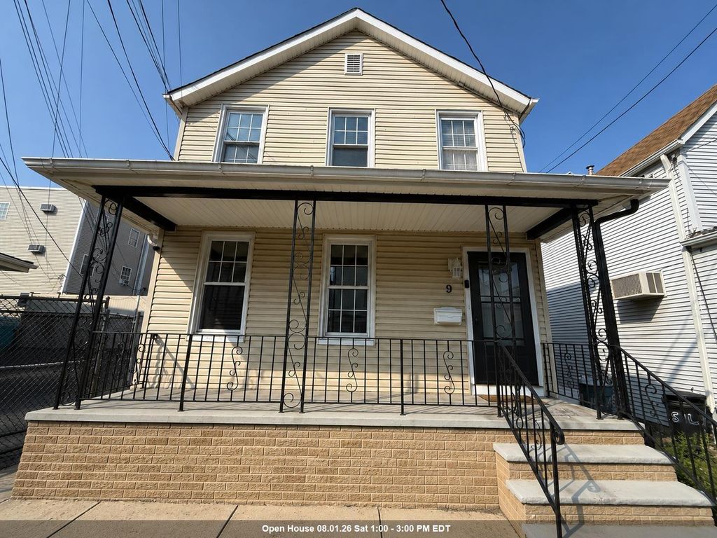 9 SILVER ST, Bayonne, NJ 07002