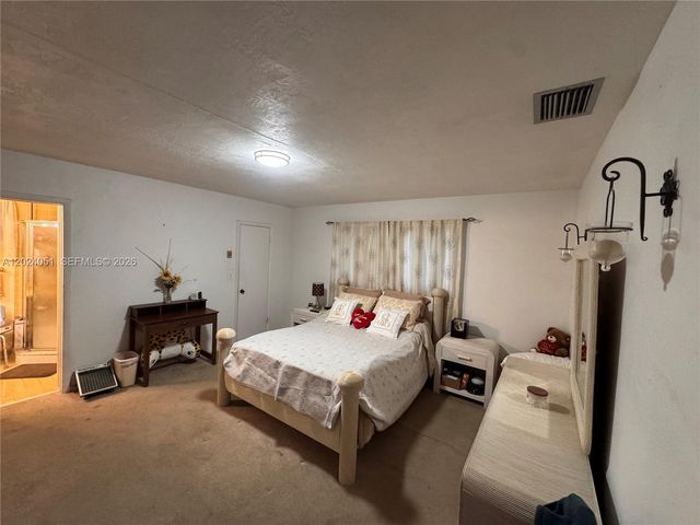 8121 SW 205th St, Cutler Bay, FL 33189