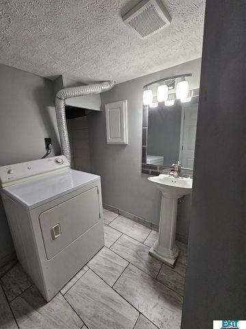 5531 Saylor Street, Lincoln, NE 68506