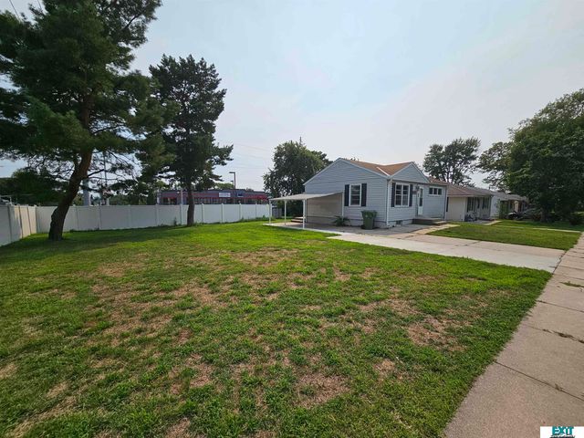 5531 Saylor Street, Lincoln, NE 68506