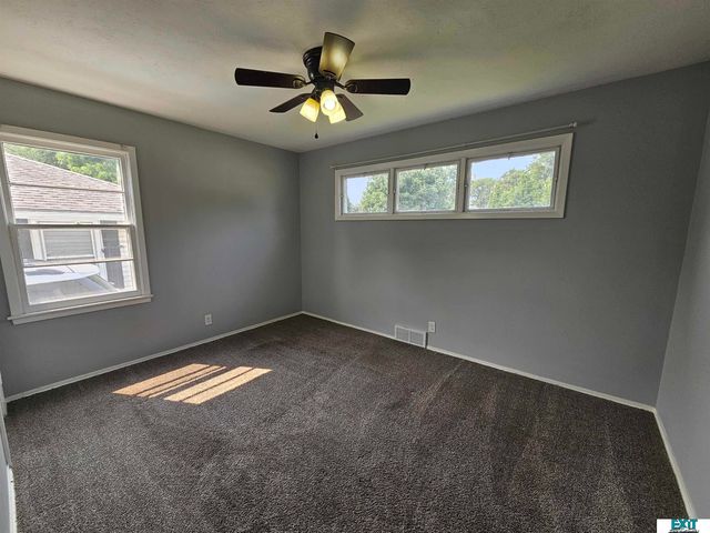 5531 Saylor Street, Lincoln, NE 68506